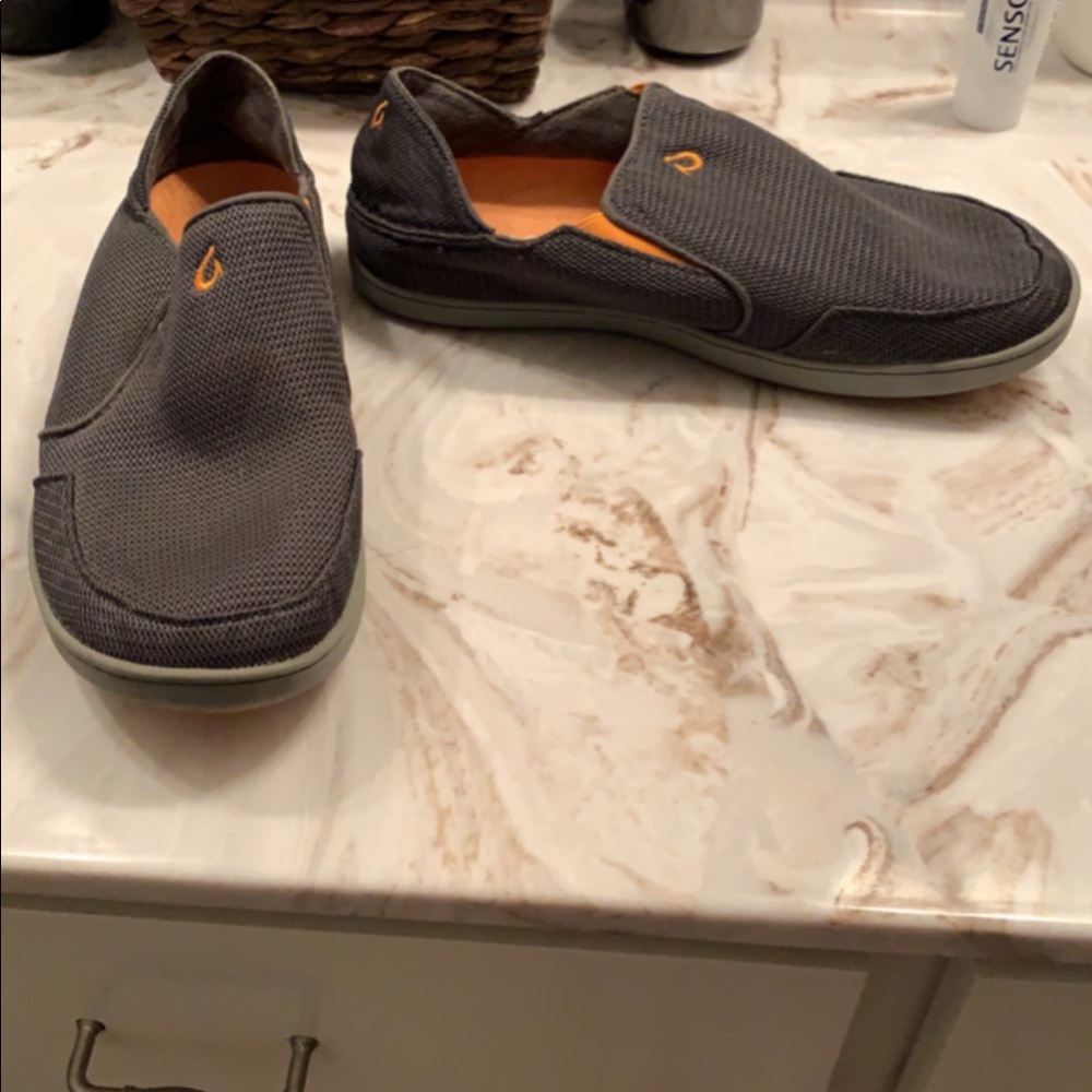 Men’s mesh Olukai shoes